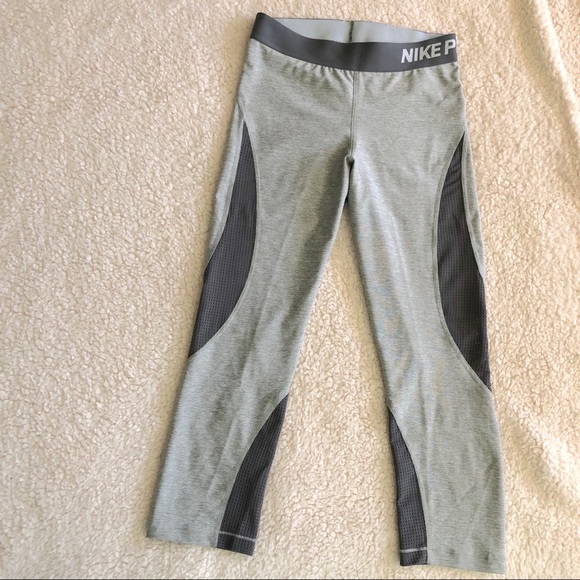 Nike Pants - Nike Pro Hypercool Capri Leggings